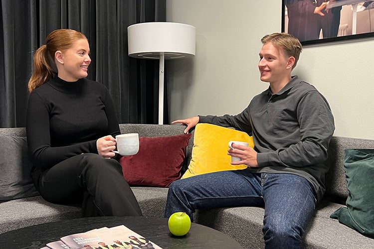 Elin och Anton praktiserar hos Speed