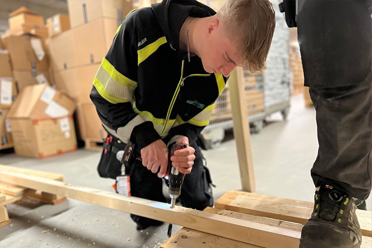 Från skolbänken till verkligheten – Oliwer hittade hem hos Speed