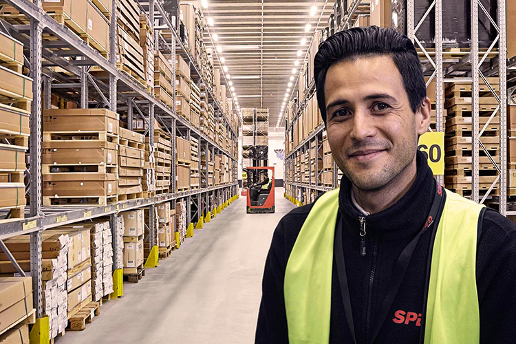 Ett jobb blev en chans till ett liv i Sverige