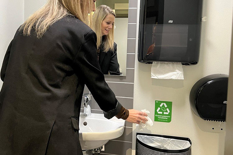 Speed först ut att återvinna pappershanddukar